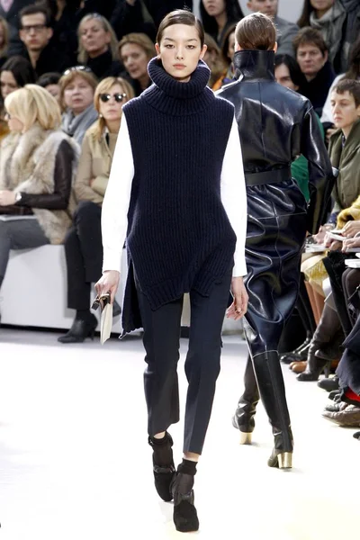 Look 12